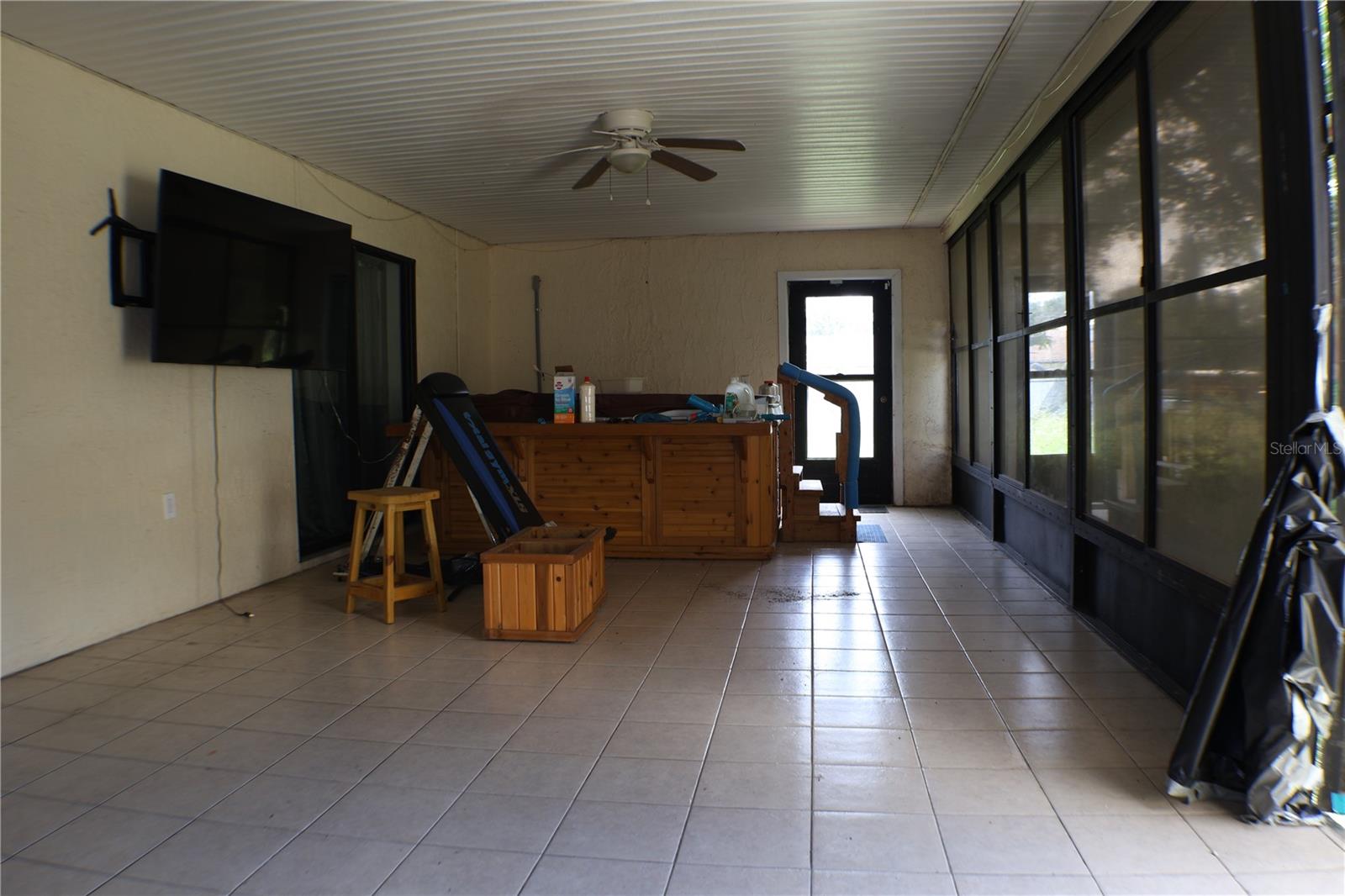Image 9 of 27 For 18923 Rolling Oak Drive