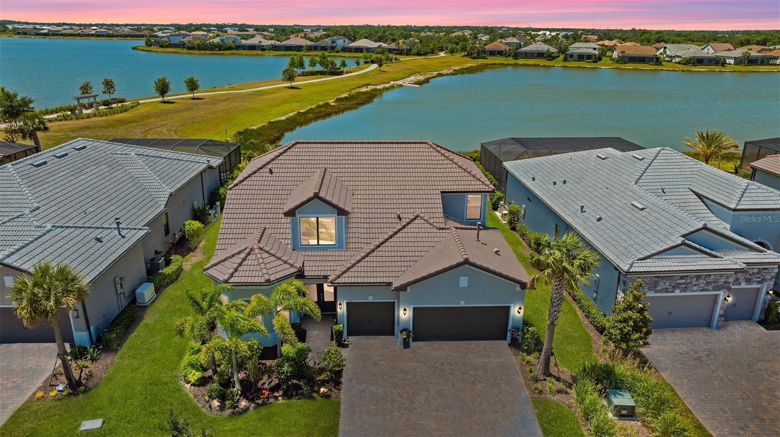 Image 2 of 90 For 7889 Mainsail Lane
