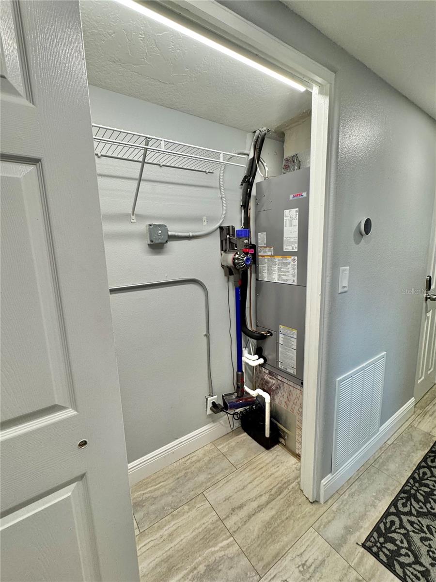 Image 17 of 20 For 224 6th Avenue N 7