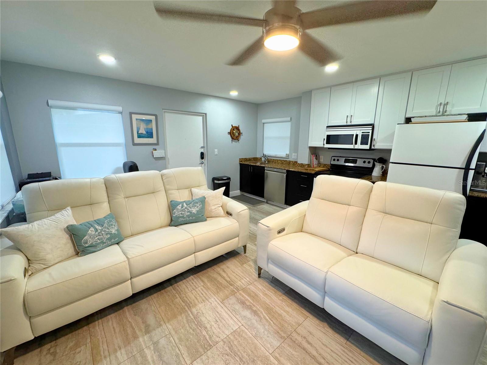 Image 4 of 11 For 224 6th Avenue N 7