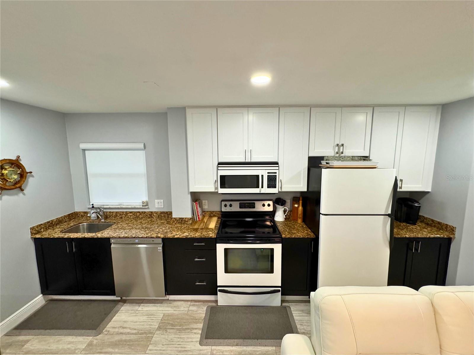 Image 7 of 11 For 224 6th Avenue N 7
