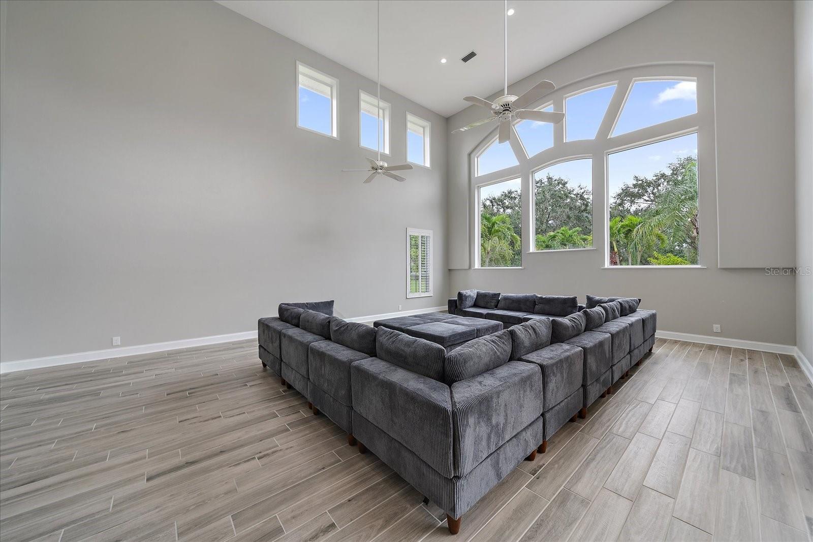 Image 21 of 100 For 6911 Riversedge Street Circle