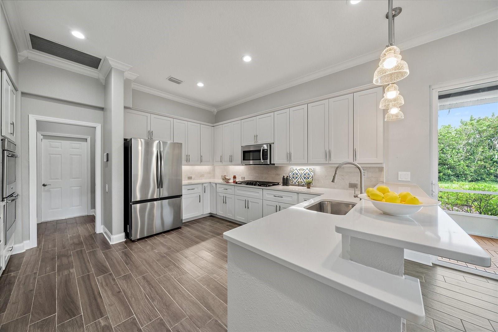 Image 40 of 100 For 6911 Riversedge Street Circle