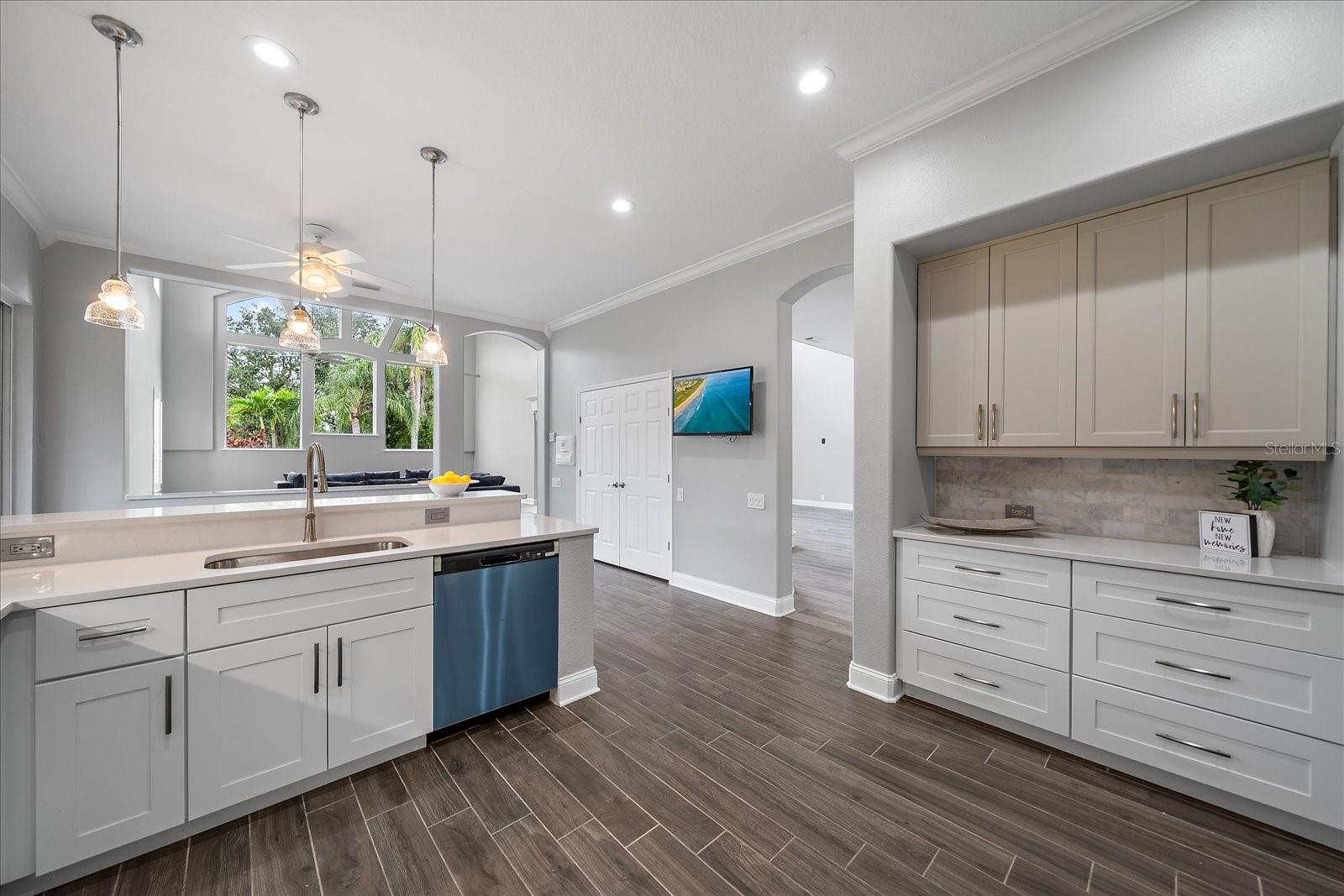 Image 43 of 100 For 6911 Riversedge Street Circle