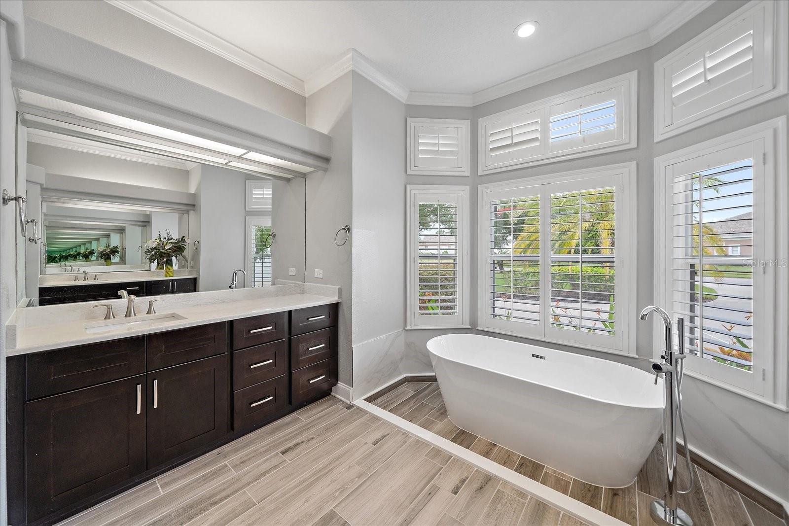 Image 72 of 100 For 6911 Riversedge Street Circle