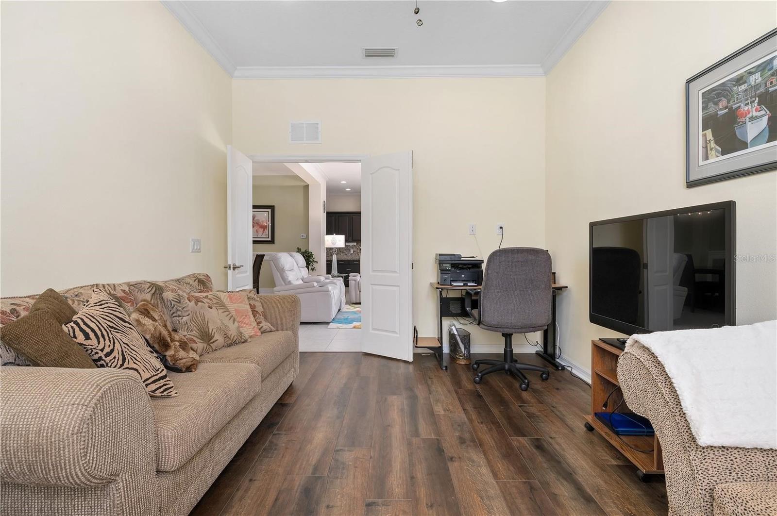 Image 20 of 41 For 4720 Claremont Park Drive