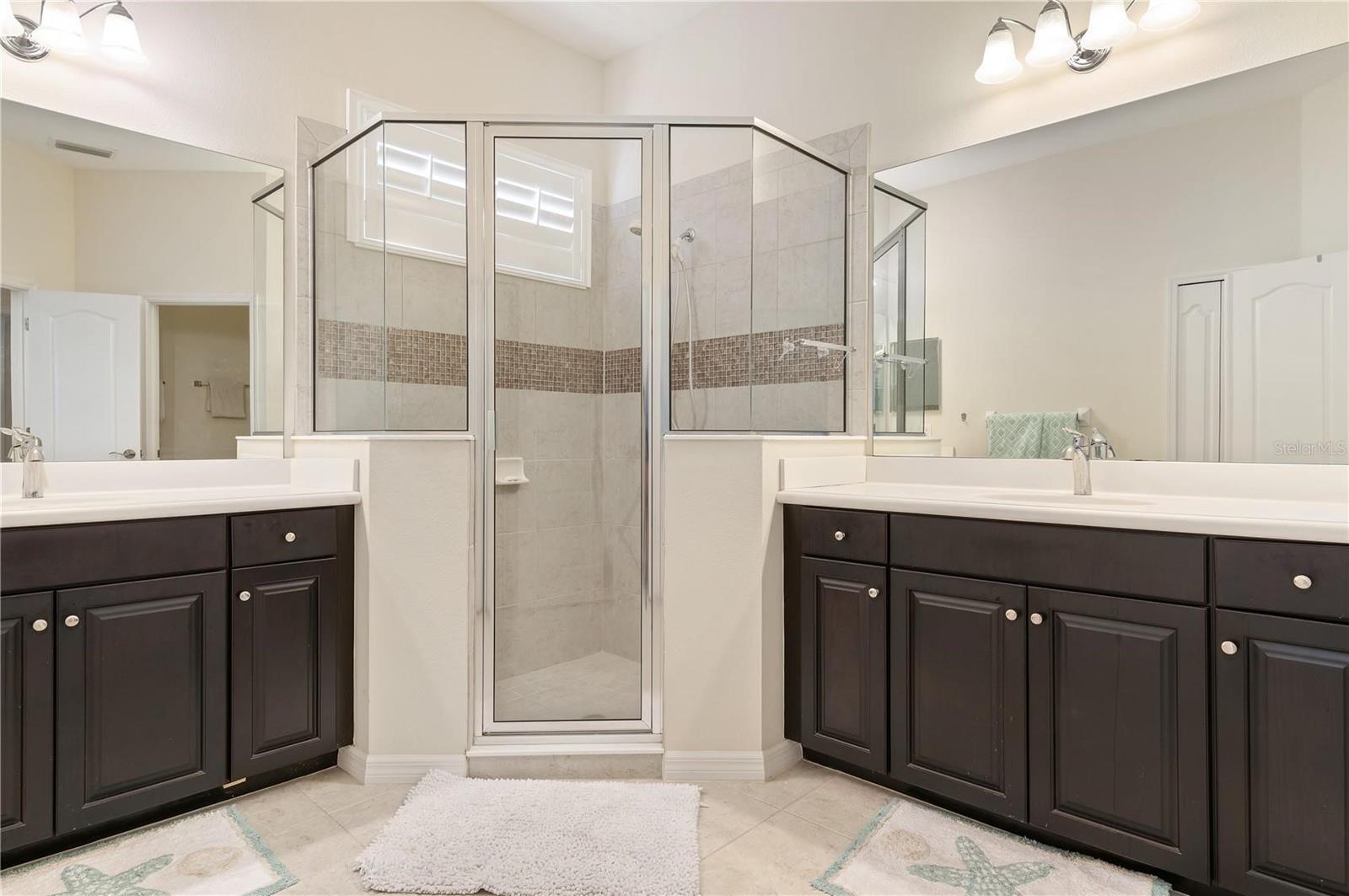 Image 25 of 41 For 4720 Claremont Park Drive