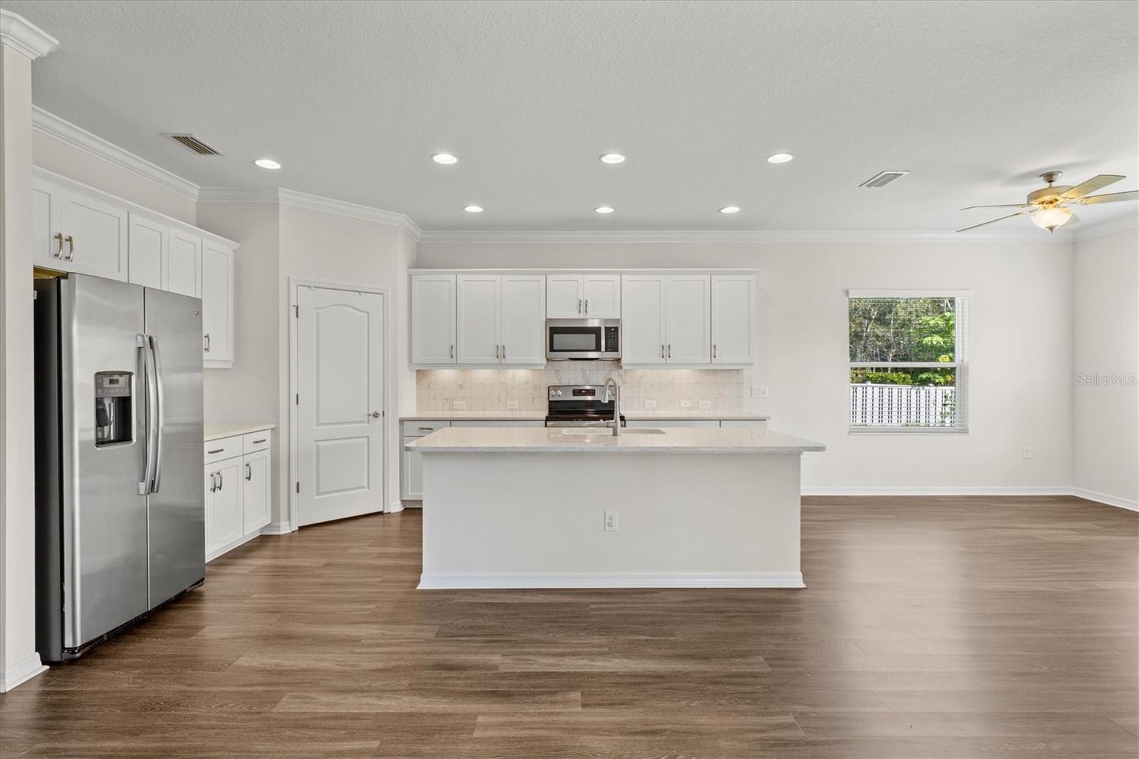 Image 17 of 100 For 128 Avens Dr