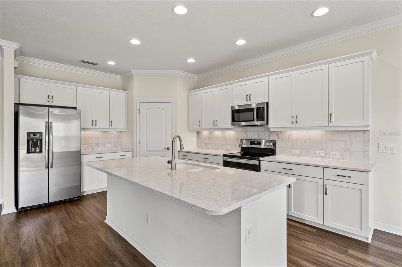 Image 18 of 100 For 128 Avens Dr