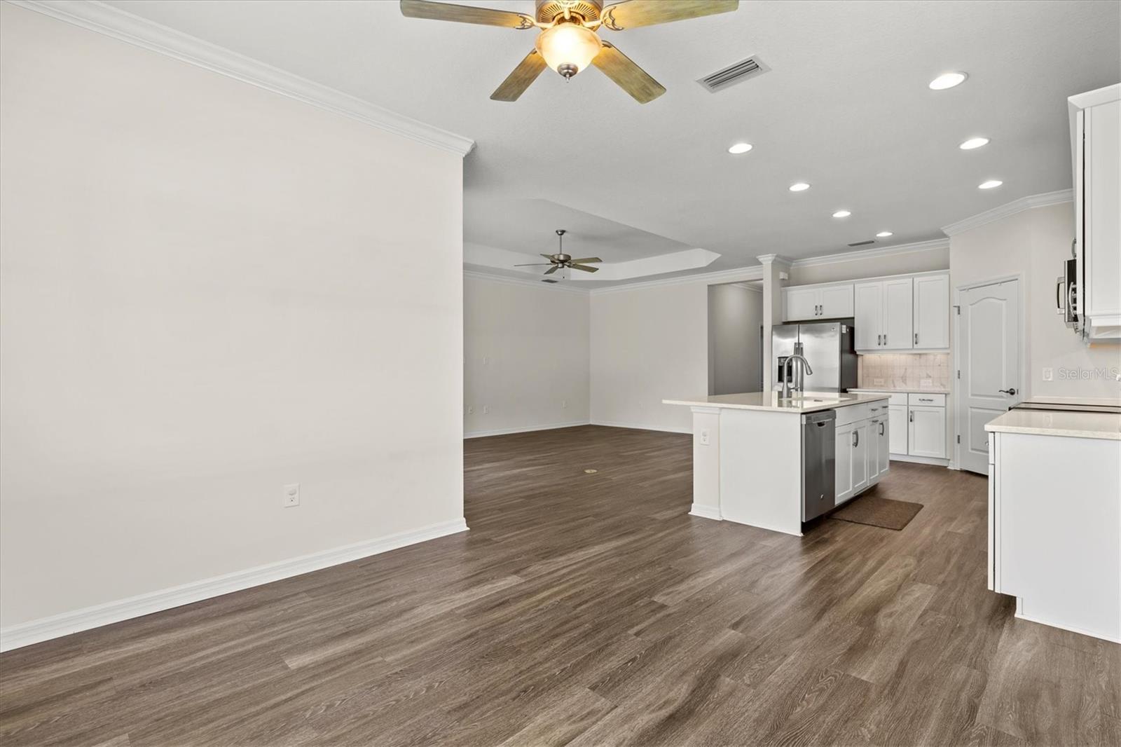 Image 23 of 100 For 128 Avens Dr