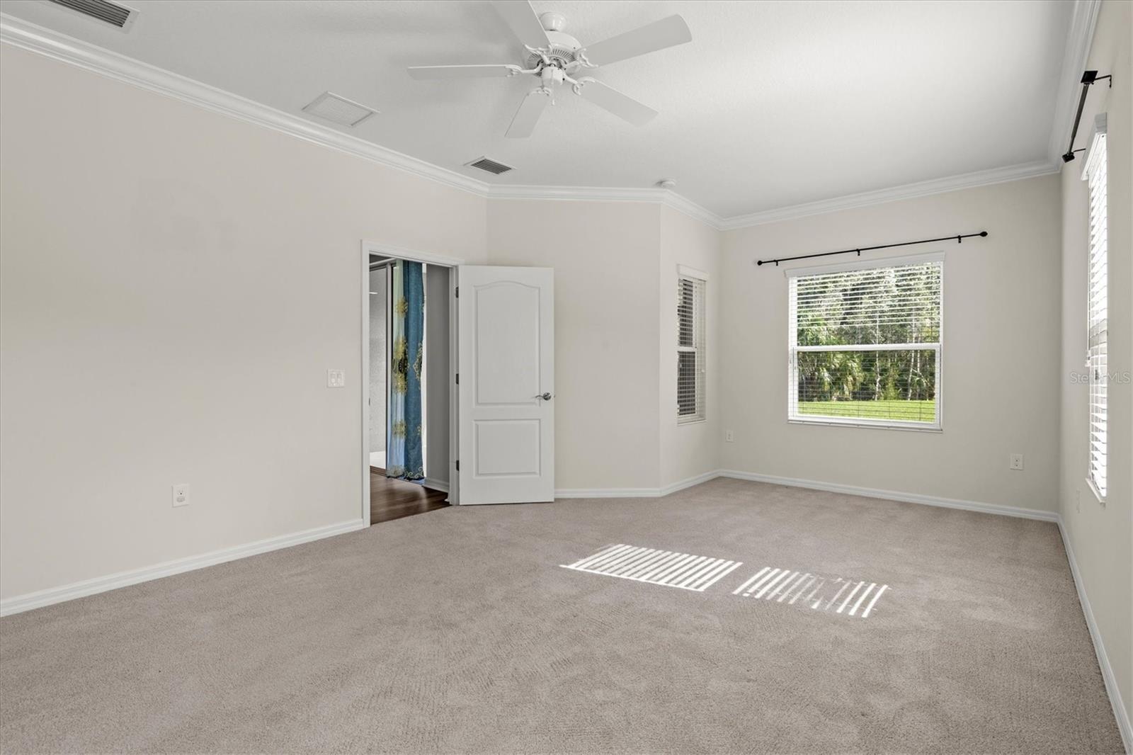 Image 25 of 100 For 128 Avens Dr