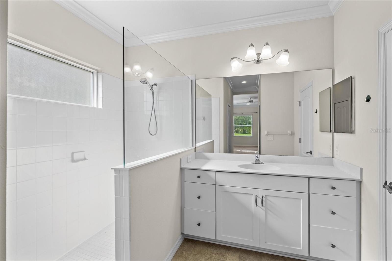 Image 29 of 100 For 128 Avens Dr