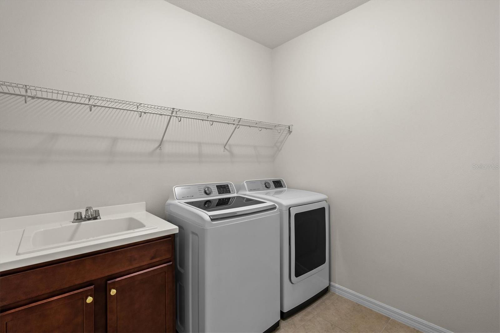 Image 37 of 100 For 128 Avens Dr