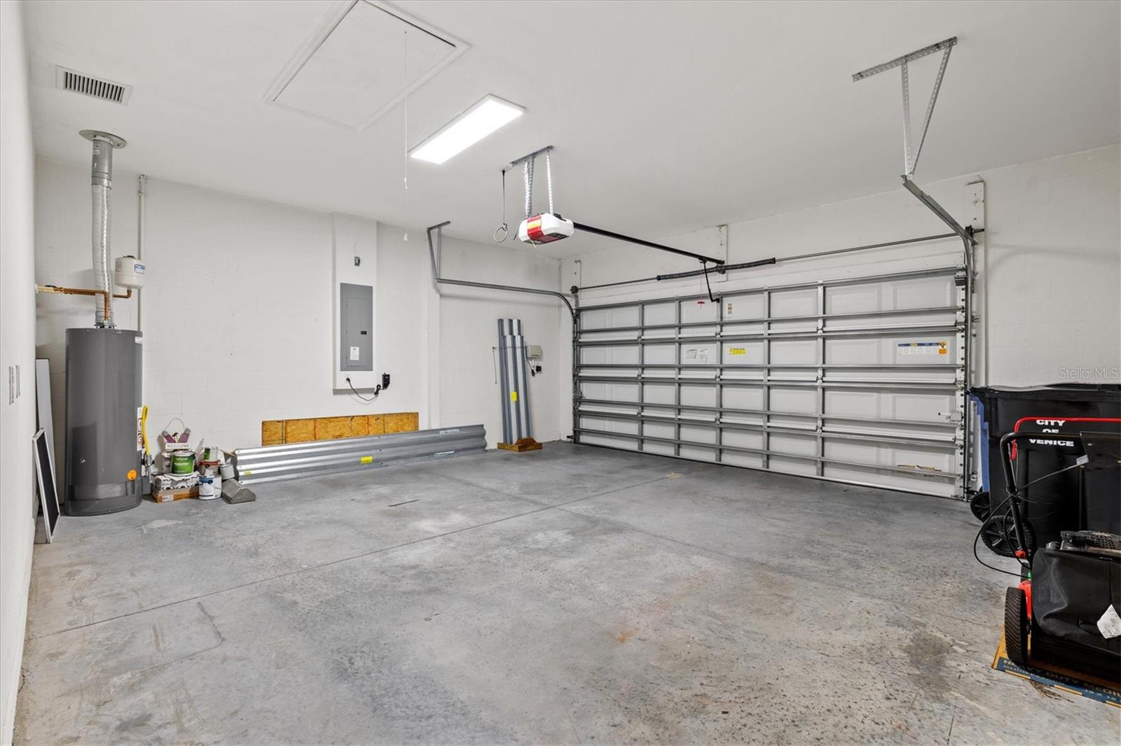 Image 38 of 100 For 128 Avens Dr