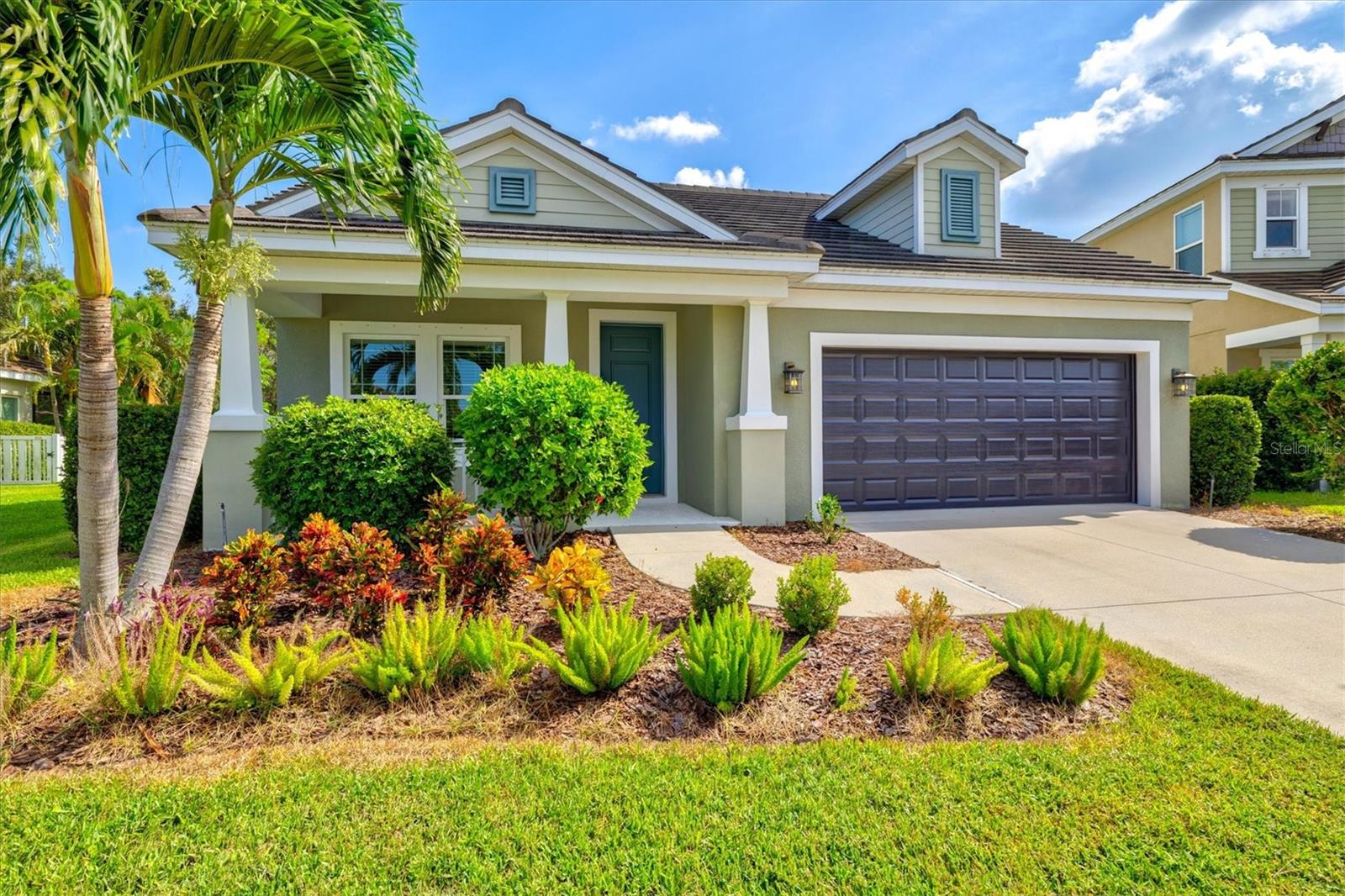 Image 4 of 100 For 128 Avens Dr