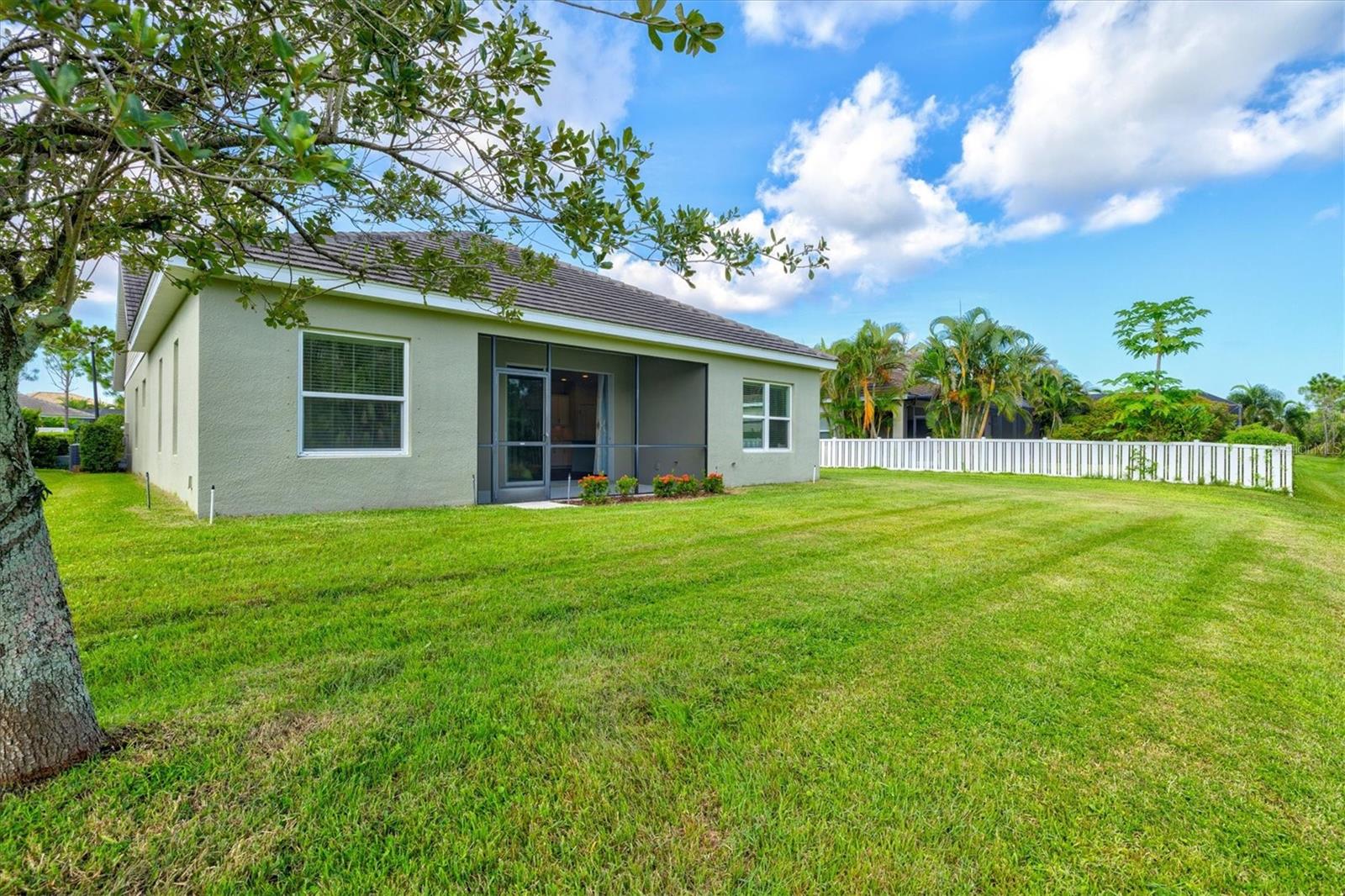 Image 45 of 100 For 128 Avens Dr