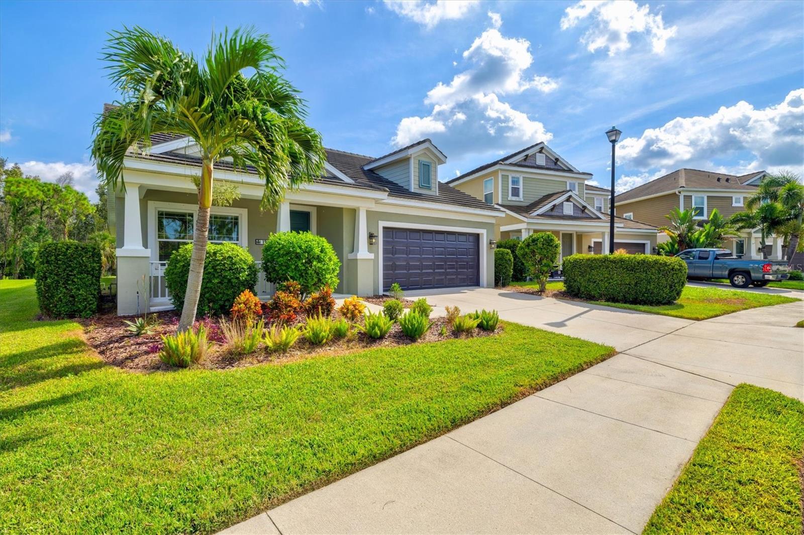 Image 5 of 100 For 128 Avens Dr