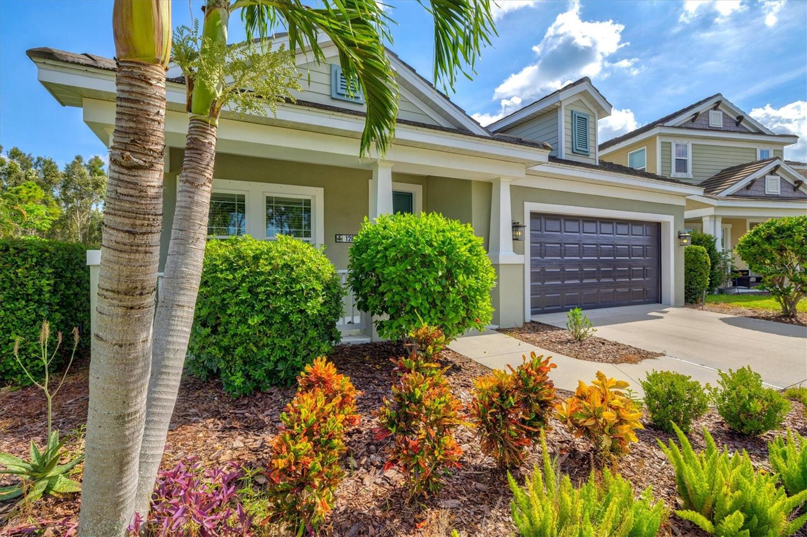 Image 6 of 100 For 128 Avens Dr