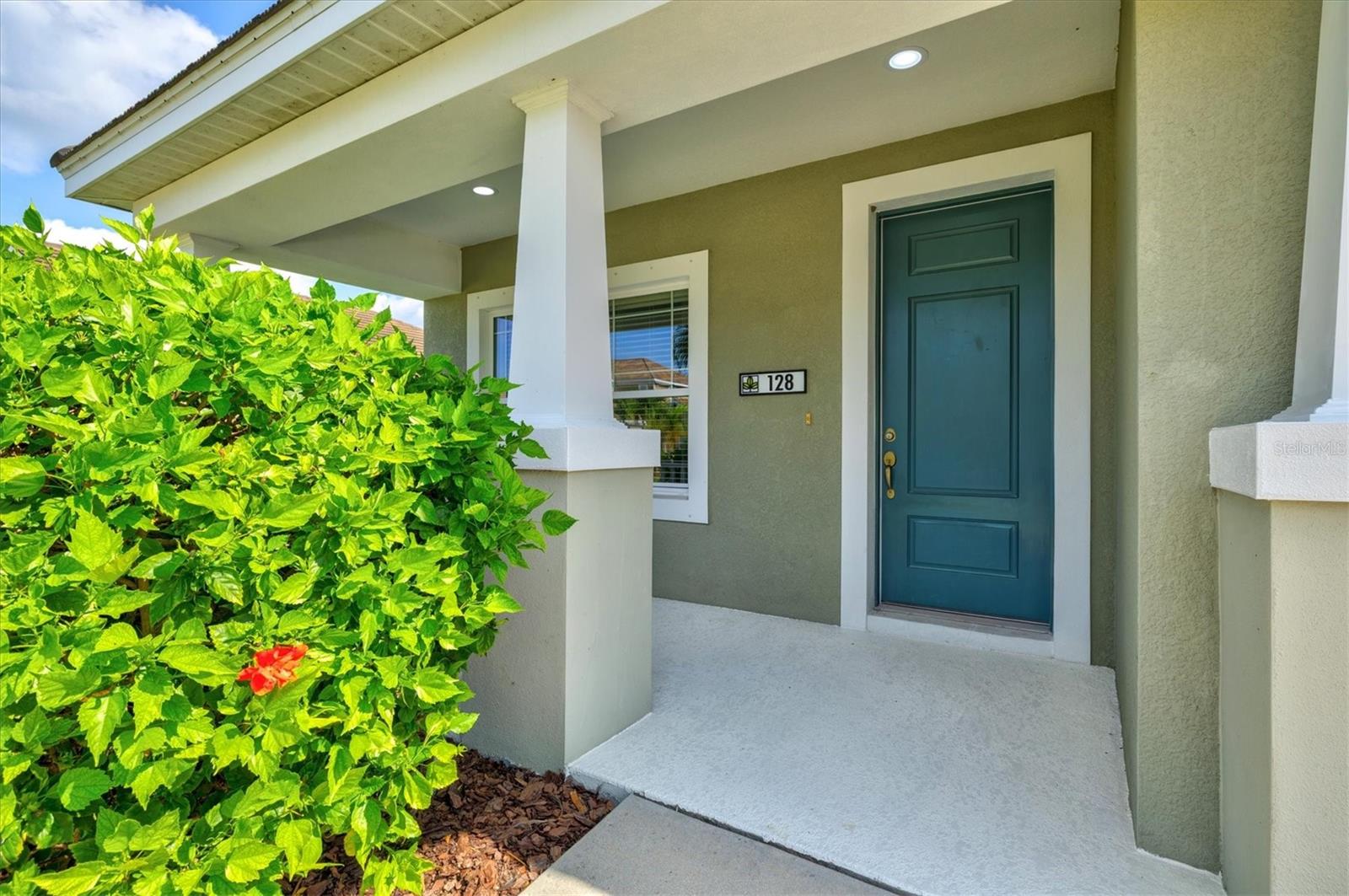 Image 7 of 100 For 128 Avens Dr