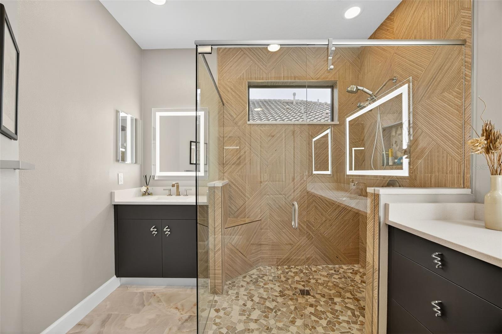 Image 17 of 65 For 13038 Prima Drive