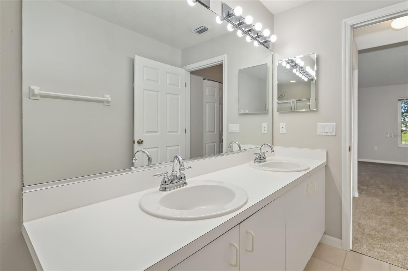 Image 23 of 46 For 2608 Edgewater Court