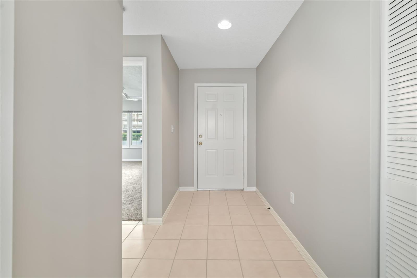Image 4 of 46 For 2608 Edgewater Court