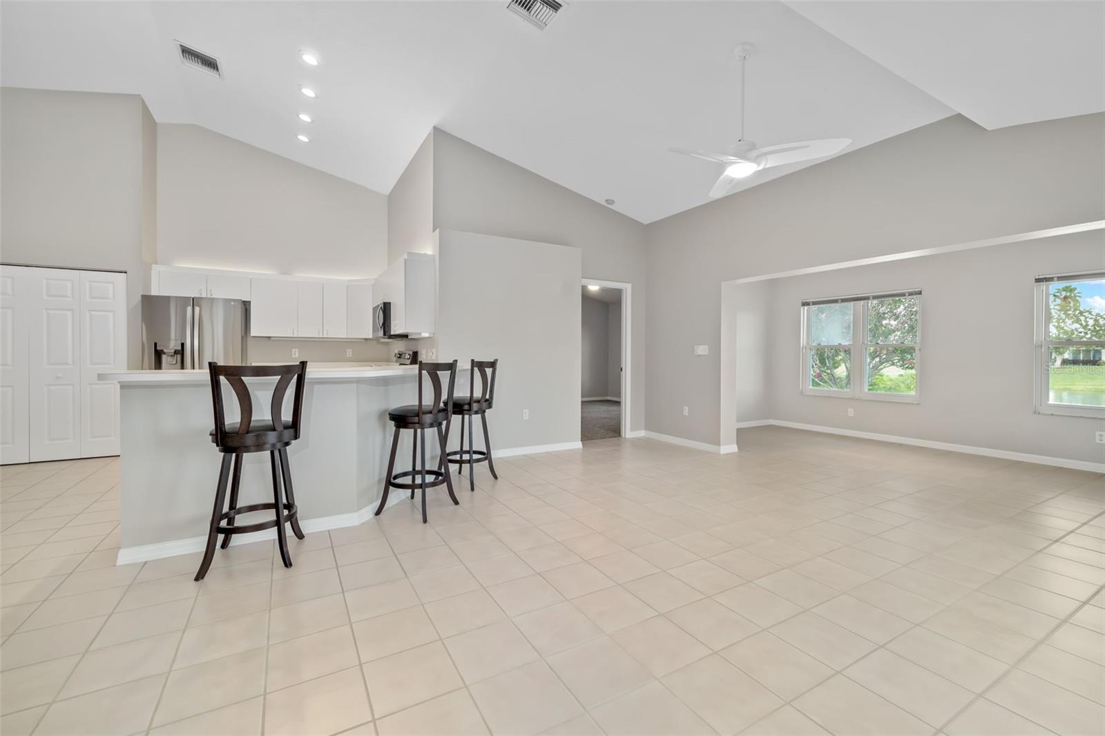 Image 5 of 46 For 2608 Edgewater Court