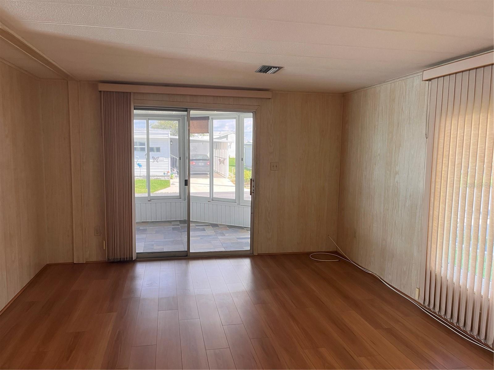Image 11 of 28 For 5316 53rd Avenue E K14