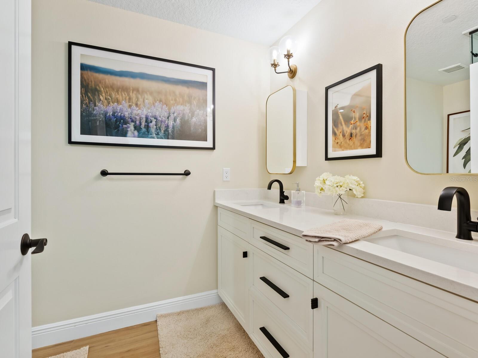 Image 15 of 31 For 555 Orange Avenue 306