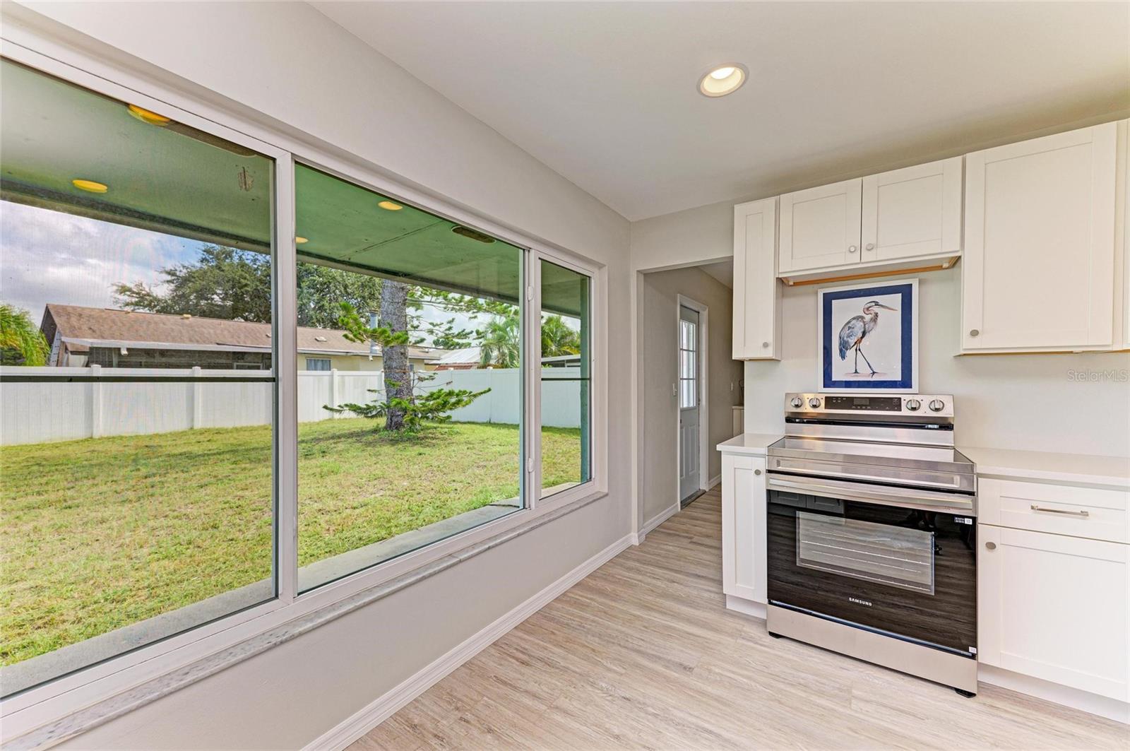 Image 11 of 39 For 3802 31st Avenue W