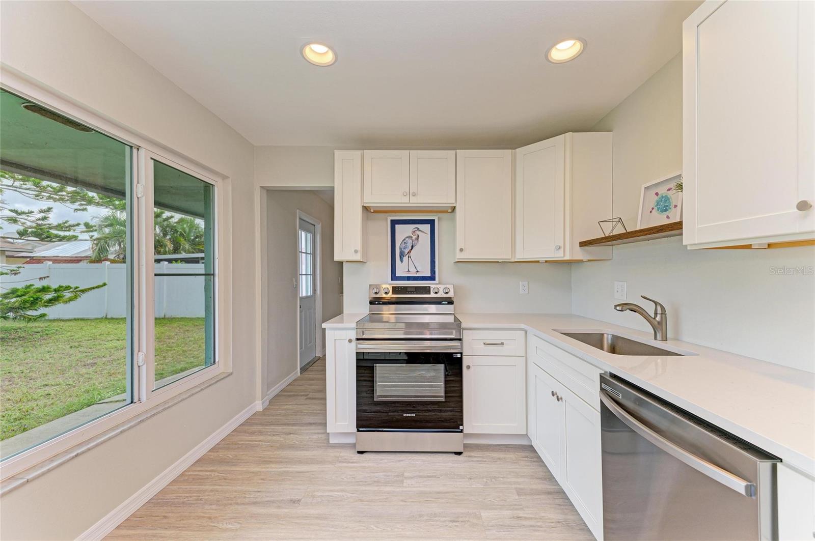 Image 12 of 39 For 3802 31st Avenue W