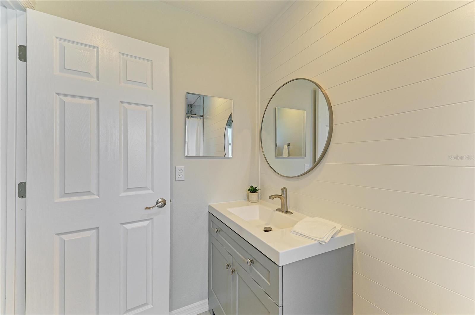Image 26 of 39 For 3802 31st Avenue W