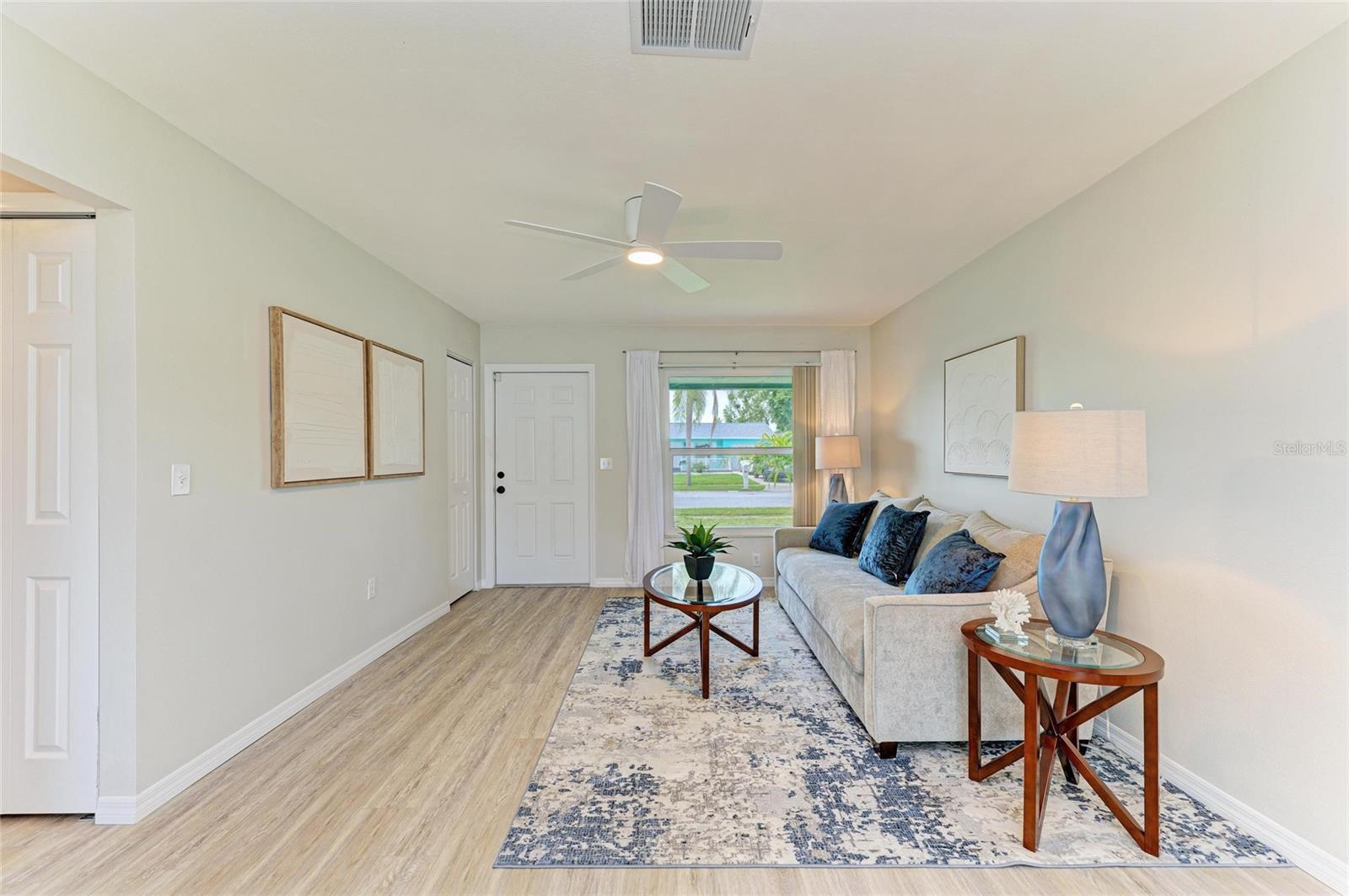 Image 3 of 39 For 3802 31st Avenue W