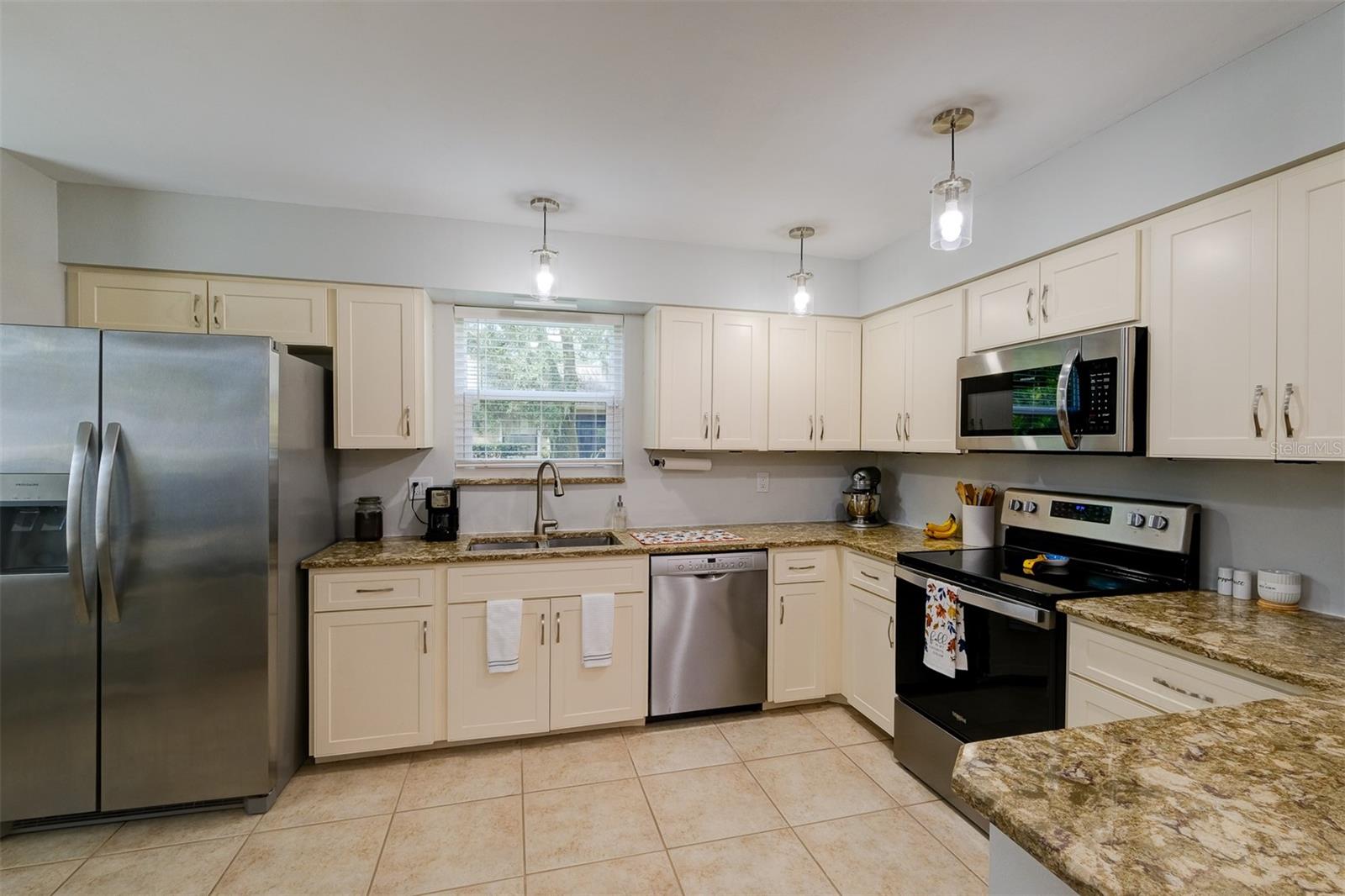 Image 17 of 65 For 3447 Tallywood Lane 7143