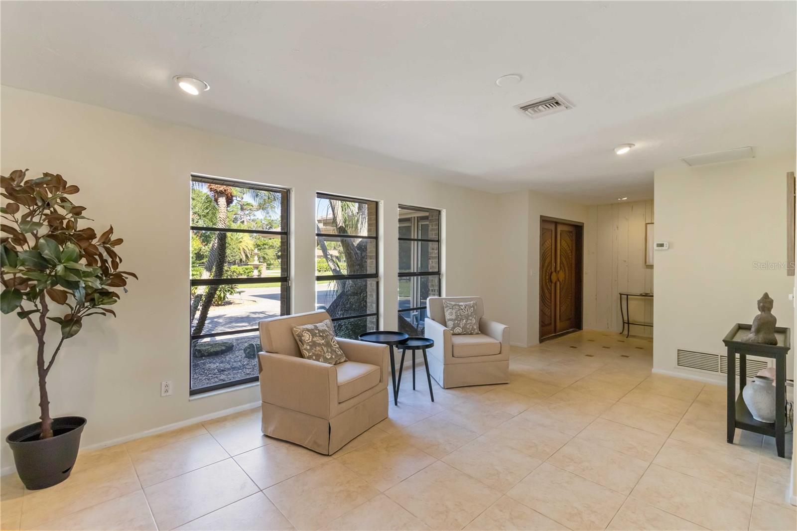 Image 10 of 59 For 701 Eaglenook Way