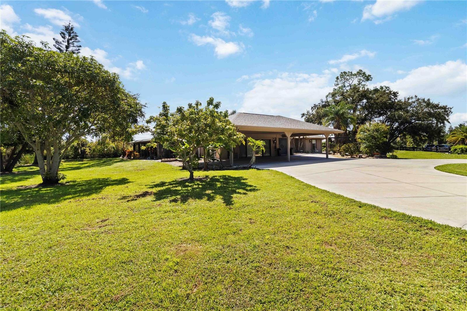 Image 2 of 59 For 701 Eaglenook Way