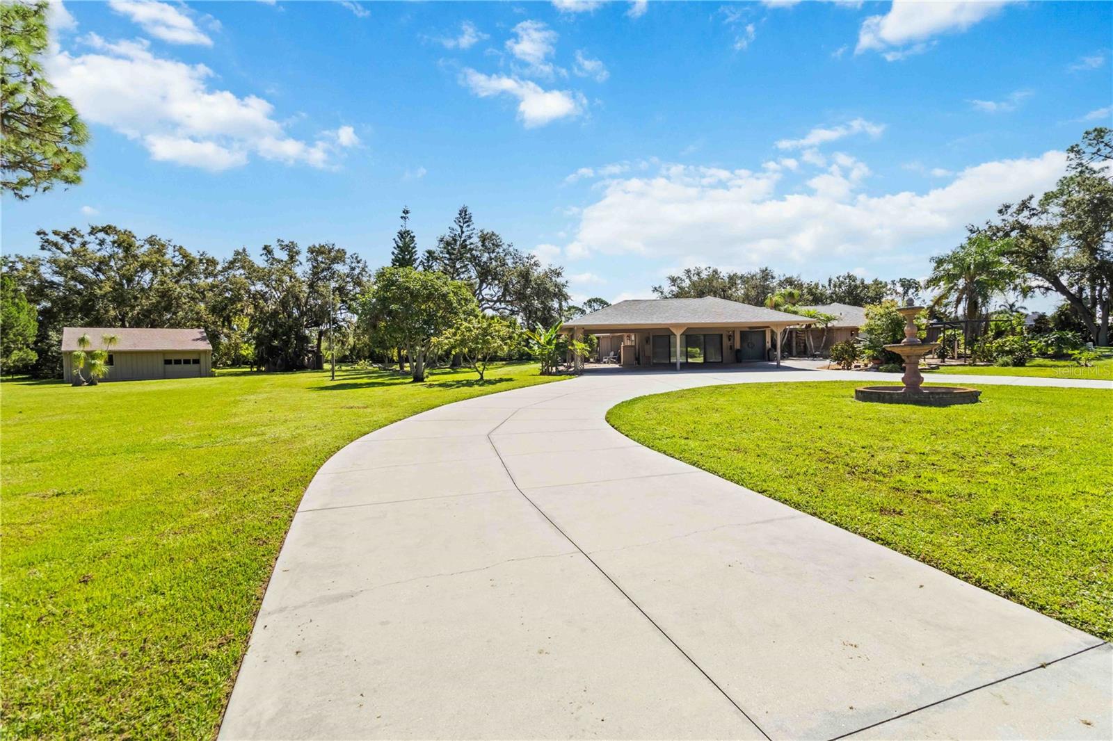 Image 3 of 59 For 701 Eaglenook Way