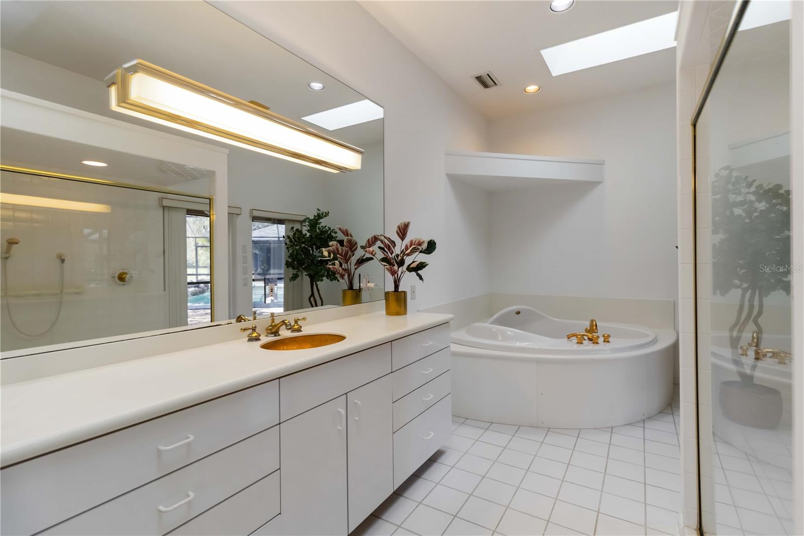 Image 36 of 59 For 701 Eaglenook Way
