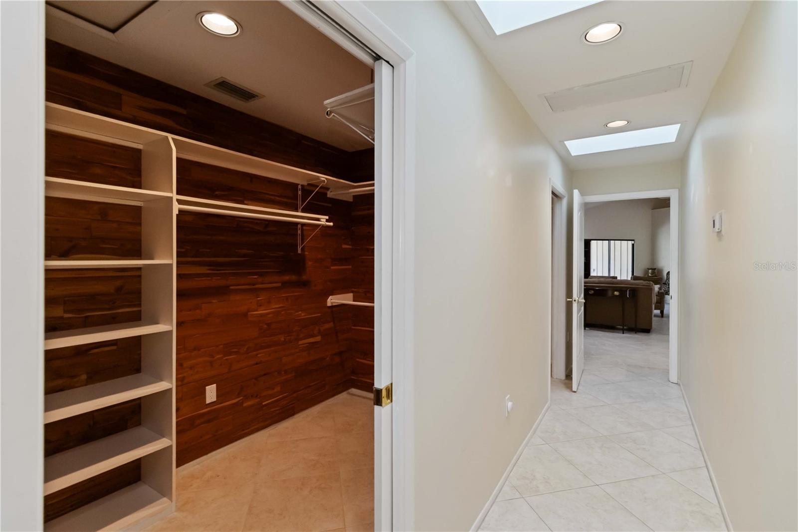 Image 37 of 59 For 701 Eaglenook Way