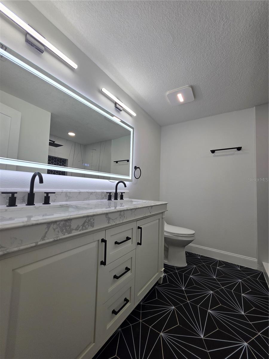 Image 18 of 43 For 6160 71st Avenue N