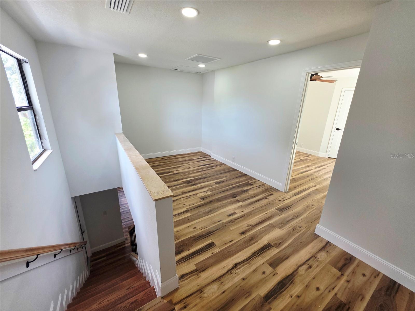Image 23 of 43 For 6160 71st Avenue N