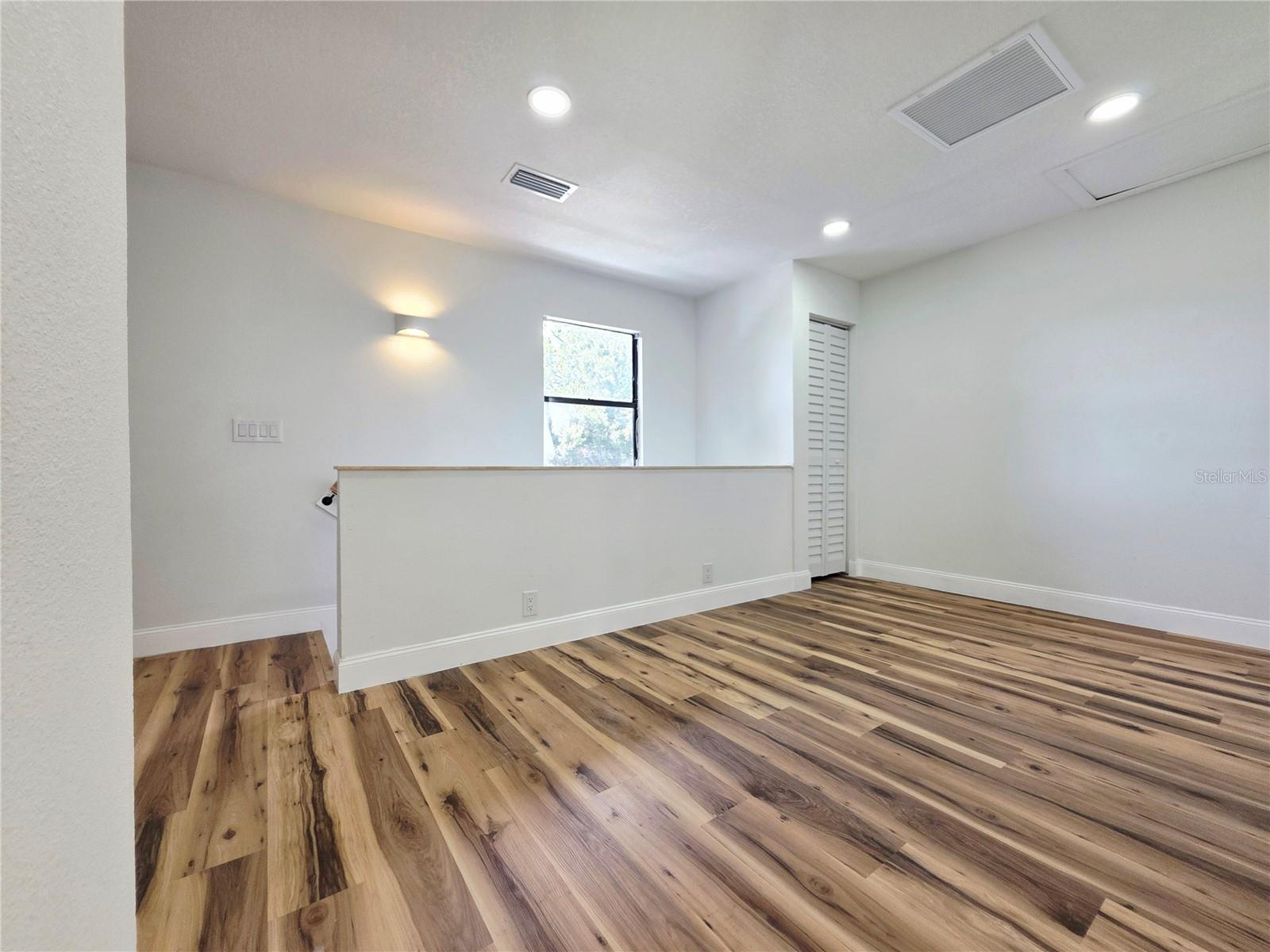 Image 25 of 43 For 6160 71st Avenue N