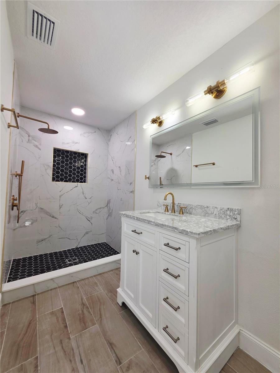 Image 31 of 43 For 6160 71st Avenue N