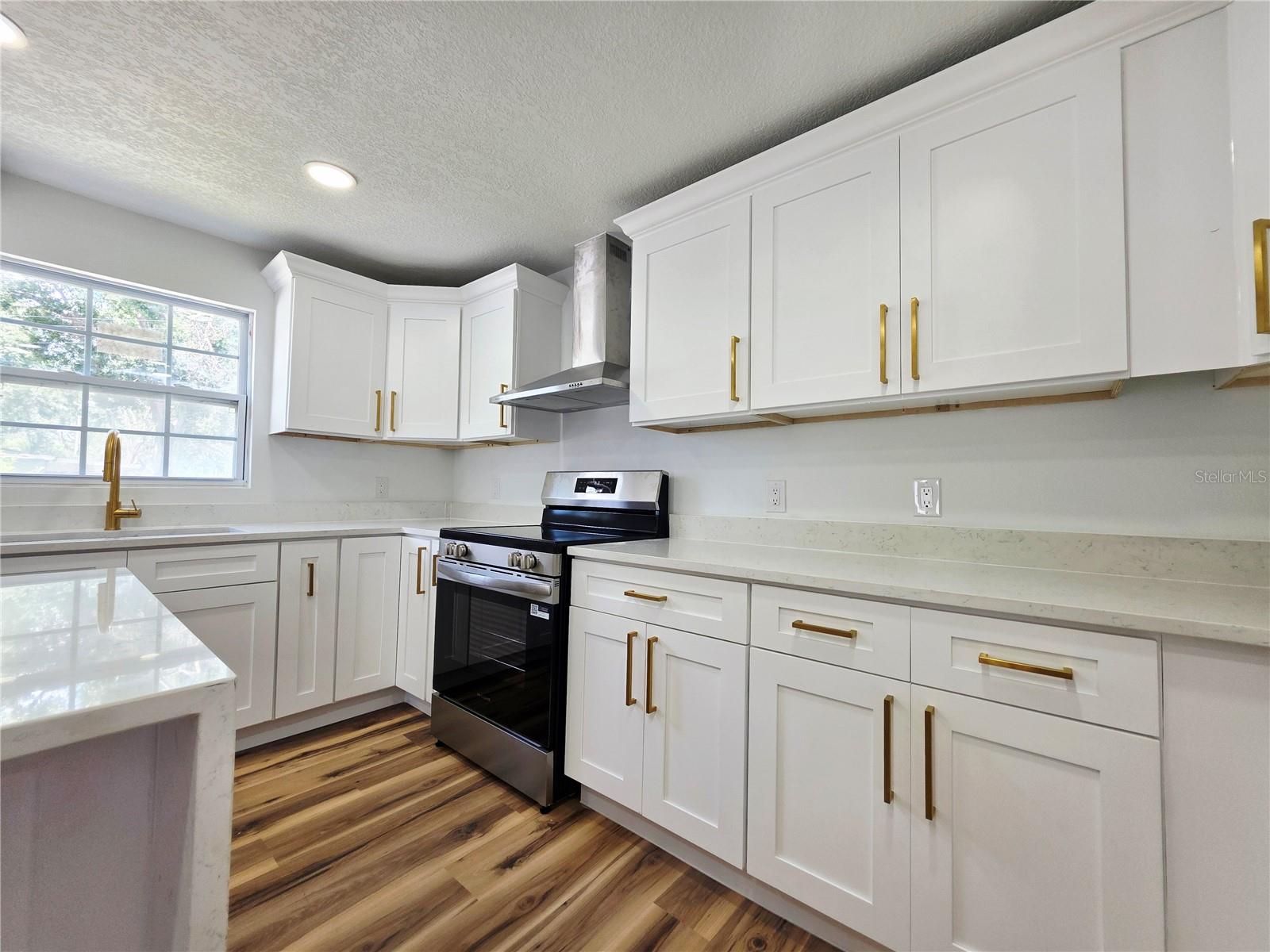 Image 5 of 43 For 6160 71st Avenue N