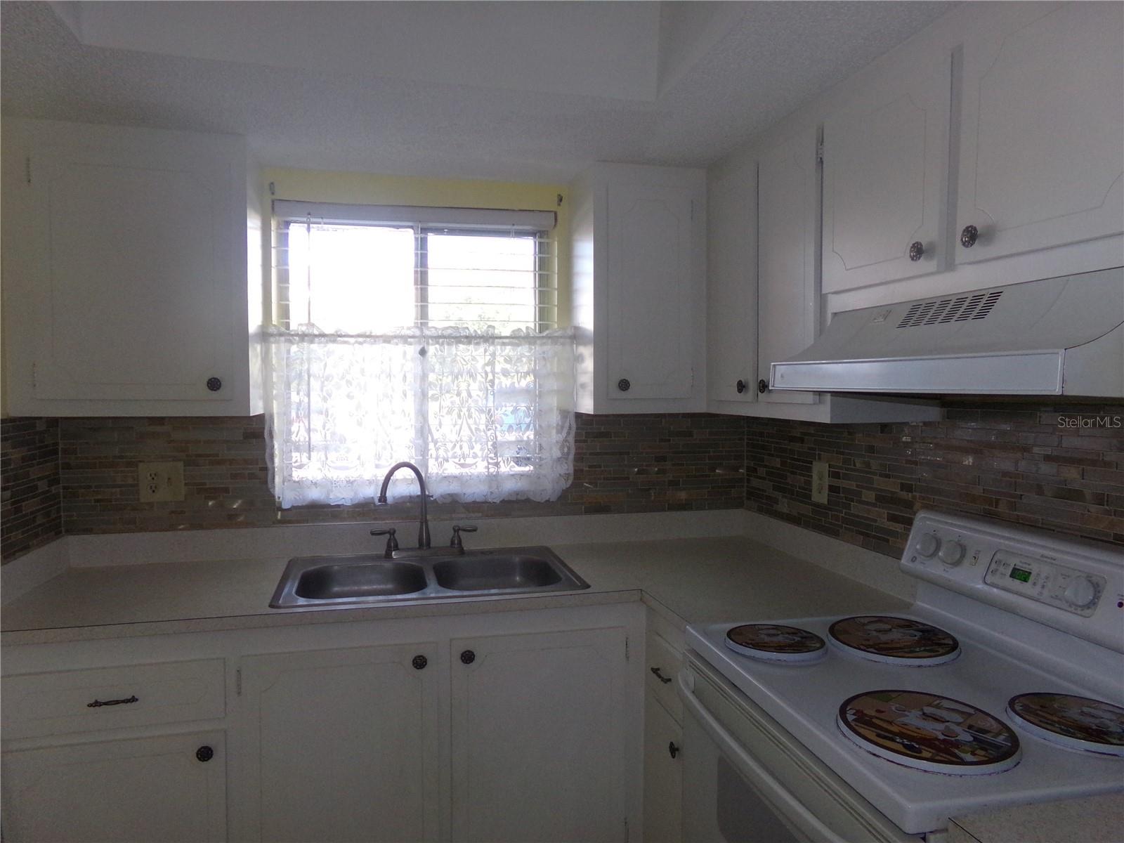 Image 4 of 33 For 4111 Heron Way 103