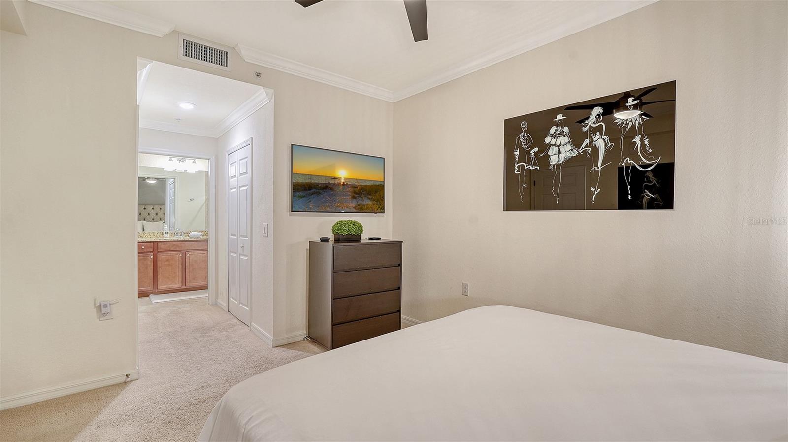 Image 20 of 88 For 16804 Vardon Terrace 107