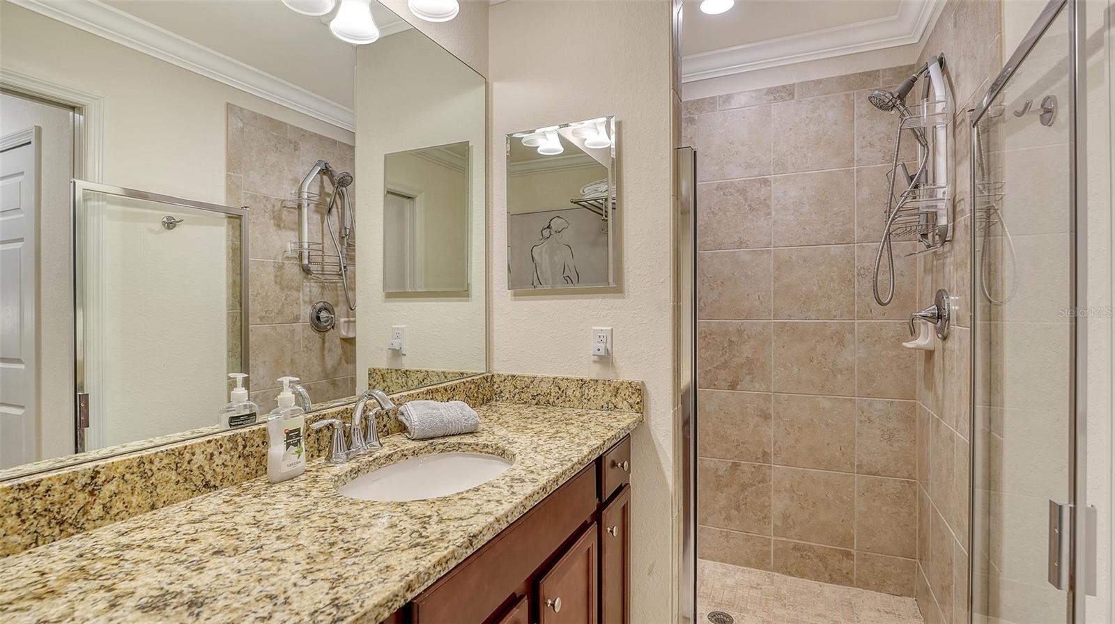 Image 25 of 88 For 16804 Vardon Terrace 107