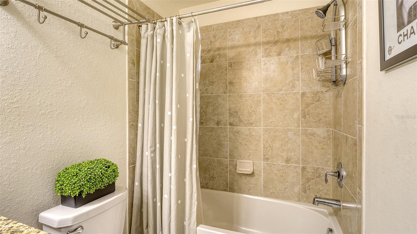 Image 29 of 88 For 16804 Vardon Terrace 107