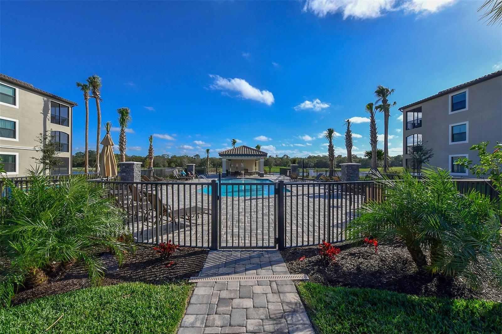 Image 37 of 88 For 16804 Vardon Terrace 107