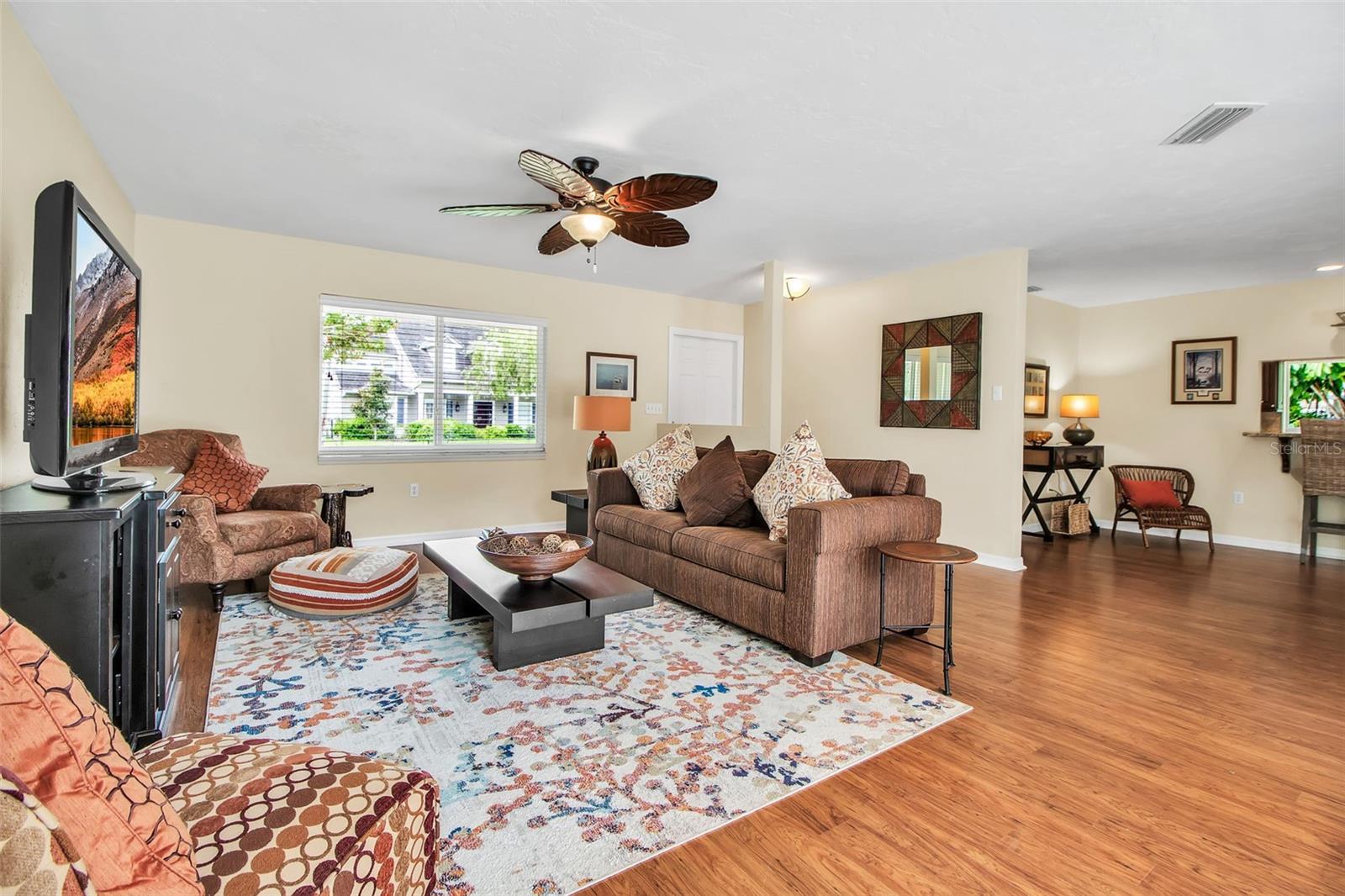 Image 10 of 42 For 1833 Sandalwood Drive